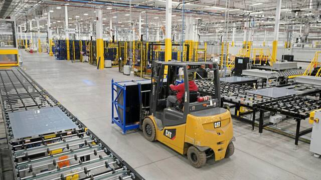 John Dorfman: First Solar, Cal-Maine, Gentex boast low debt