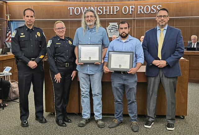 
			
				                                From left: Ross police deputy Chief Brian Kohlhepp, Chief Cristyn Zett, West View resident Justin Gavasto, Ross resident Jonathan Ponce, and Ross police Det. Michael Orsino at the Ross commissioners meeting on Monday, May 4. Gavasto and Ponce were both recognized for coming to the aid of Orsino, who on April 7 was struggling to arrest an assault suspect on Center Avenue in West View. (Brian C. Rittmeyer | TribLive)

			
		