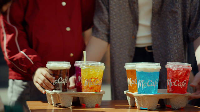 McDonald’s to debut new refreshers, crafted sodas, beaded drink carriers this week