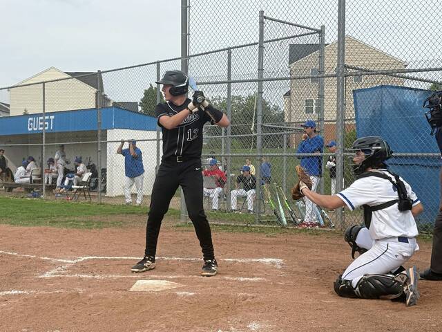 Upper St. Clair sweeps into playoffs with win over Chartiers Valley