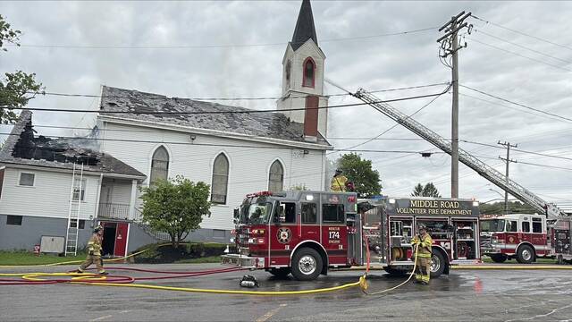 Firefighters battle blaze at Indiana Township church