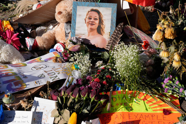 Federal government turns over evidence from the shooting death of Renee Good for court review