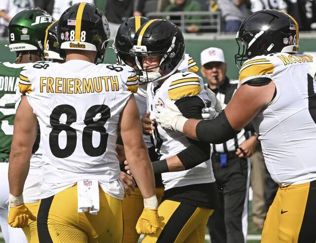 Steelers sign kicker Chris Boswell to record-tying contract extension