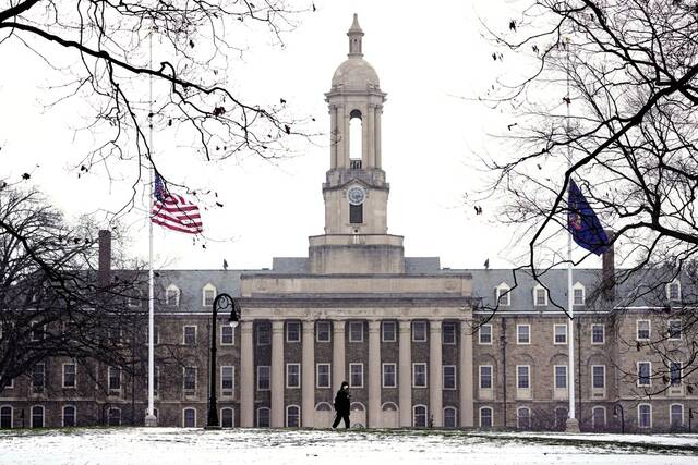 U.S. colleges report 20% drop in foreign students over visa clampdown