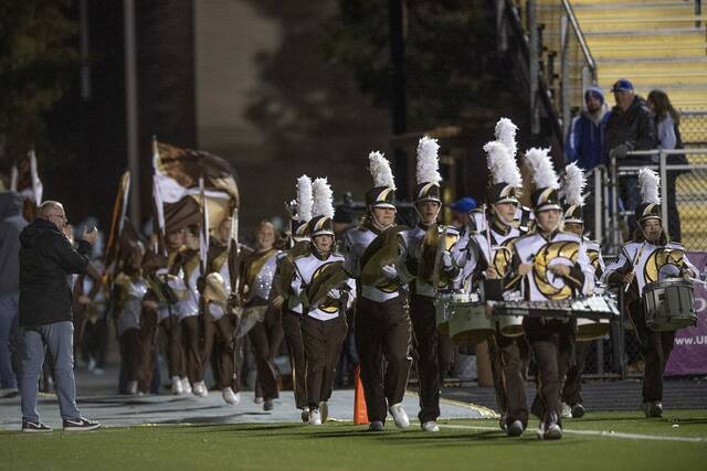 Parents, students ask Highlands School Board to prevent what they claim are potential music cuts