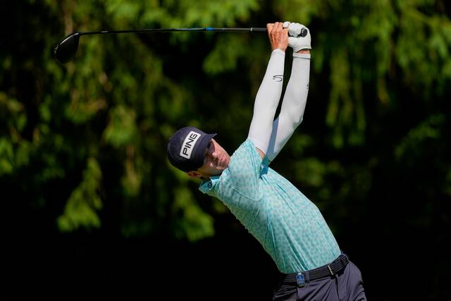 Alex Smalley grabs 2-shot lead in PGA Championship that’s up for grabs
