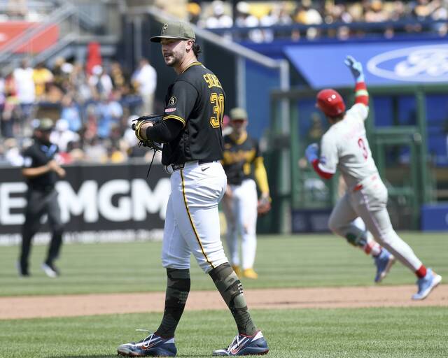 Paul Skenes roughed up, Zack Wheeler dominant as Phillies sweep Pirates