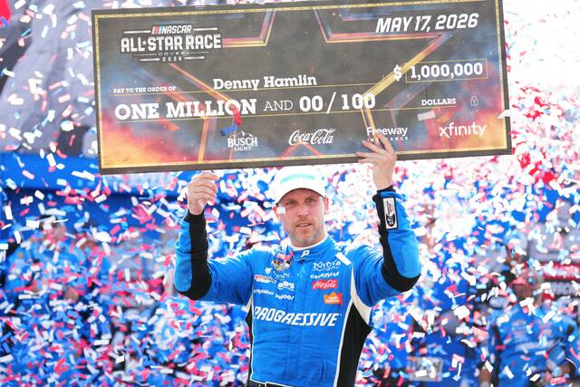 Hamlin beats teammate Briscoe at Dover for 2nd NASCAR All-Star Race win