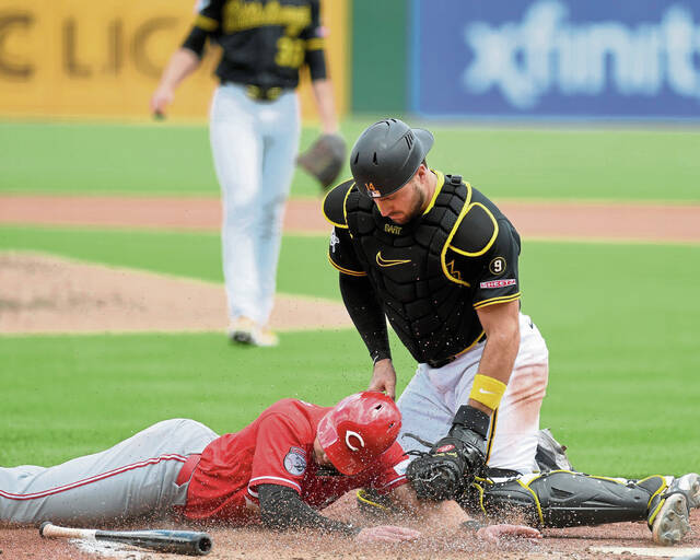9586855_web1_ptr-bucsreds04-050426