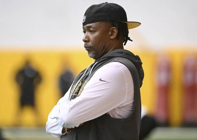 New Steelers defensive coordinator hands out hip-hop homework, focuses on communication
