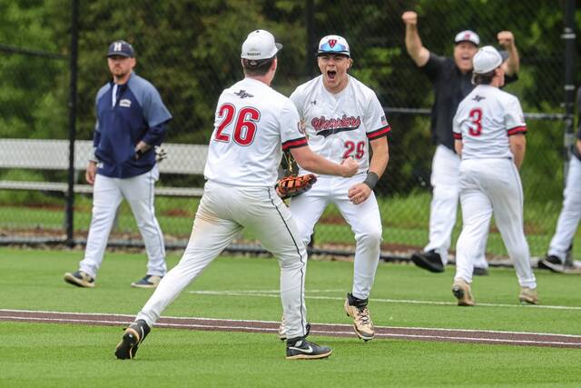 Elizabeth Forward fights off Hopewell to set up WPIAL title rematch with Indiana