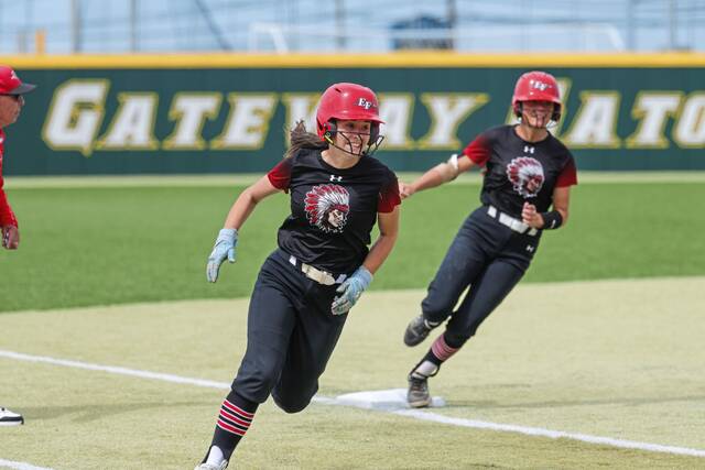 Elizabeth Forward makes big plays at key times to down Hampton and reach 4A finals