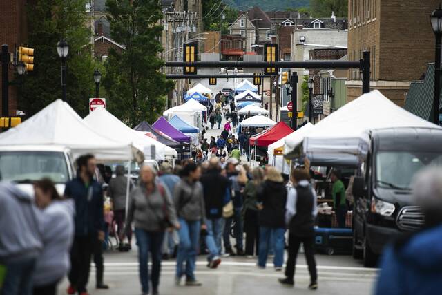 Ligonier Country Market vendors, organizers pleased with season debut in Latrobe, despite poor weather