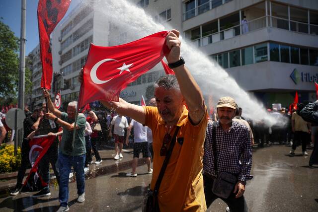 Turkish riot police use water cannons ahead of deposed opposition leader’s speech to rally