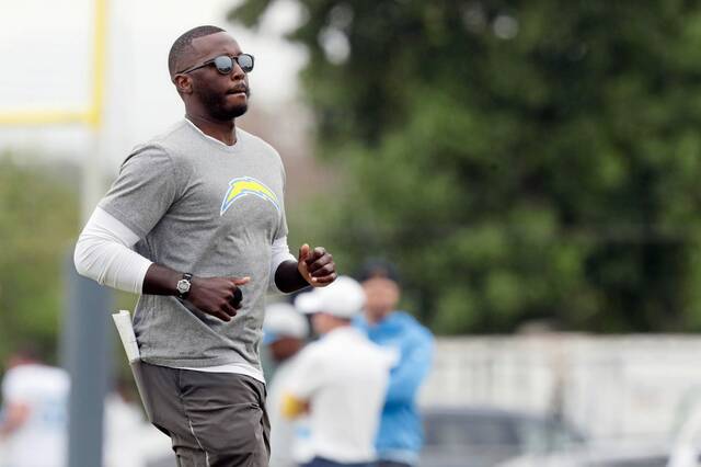 Steelers part ways with special teams assistant Derius Swinton