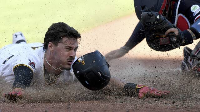 Jake Mangum’s big catch helps Pirates protect lead in 9th inning to hold off Twins for win